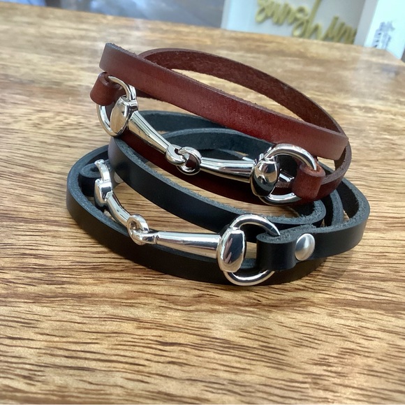 🌸Silver Tone Leather Horse Bit Bracelet Black or Brown - Picture 5 of 6